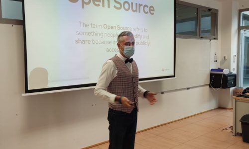 The Open Source Power (El poder del código abierto)